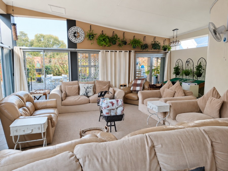 6 Bedroom Property for Sale in Delareyville North West